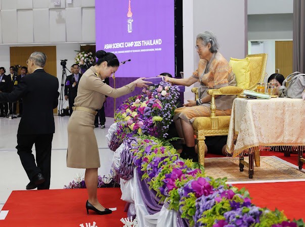 LINE ALBUM 1868 250804 21