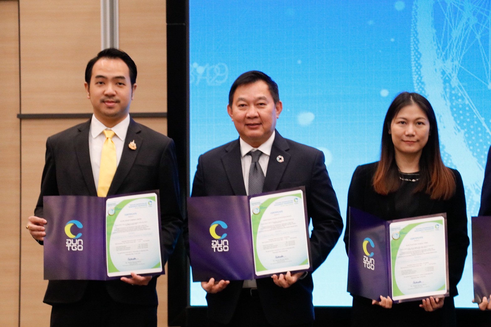 3 วว.รับมอบเครื่องหมายรับรอง ฉลากคาร์บอ