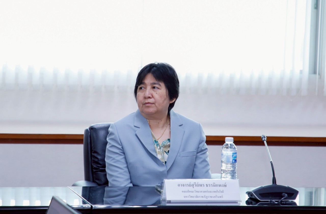 7 อาจารย์สุรีย์พรธรรมมิกพงษ์