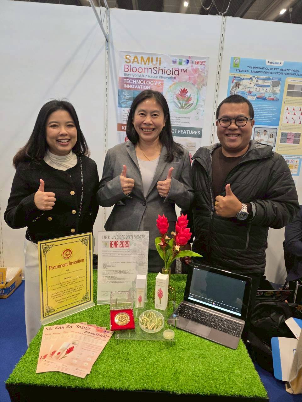 8 ดร.สมกมล ซ้าย ดร.รจนา กลางดร.ณัฐพงศ์ ขวา